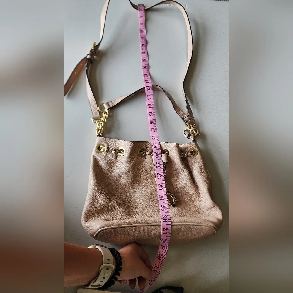 Michael Kors FRANKIE Med Drawstring Blush Messenger Bag - Picture 7 of 10